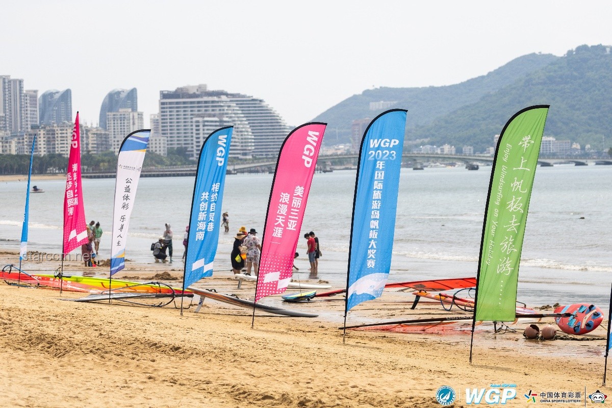 奥运冠军助力，南京苏超之旅引领体育旅游新风尚